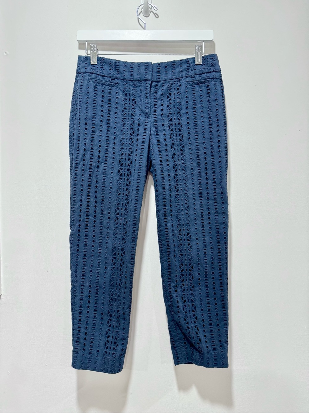 LOFT Marisa Riviera Navy Eyelet Cropped 100% Cotton‎ Pants Size 2P